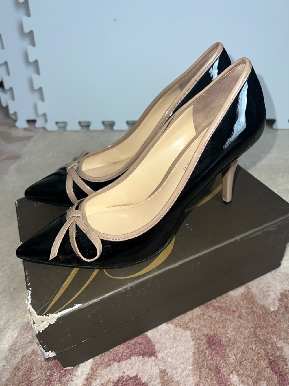 Enzo Angiolini Black Patent Pumps with Beige Trim and Bow Accent